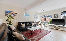Black Dolphin Waterfront Apartment